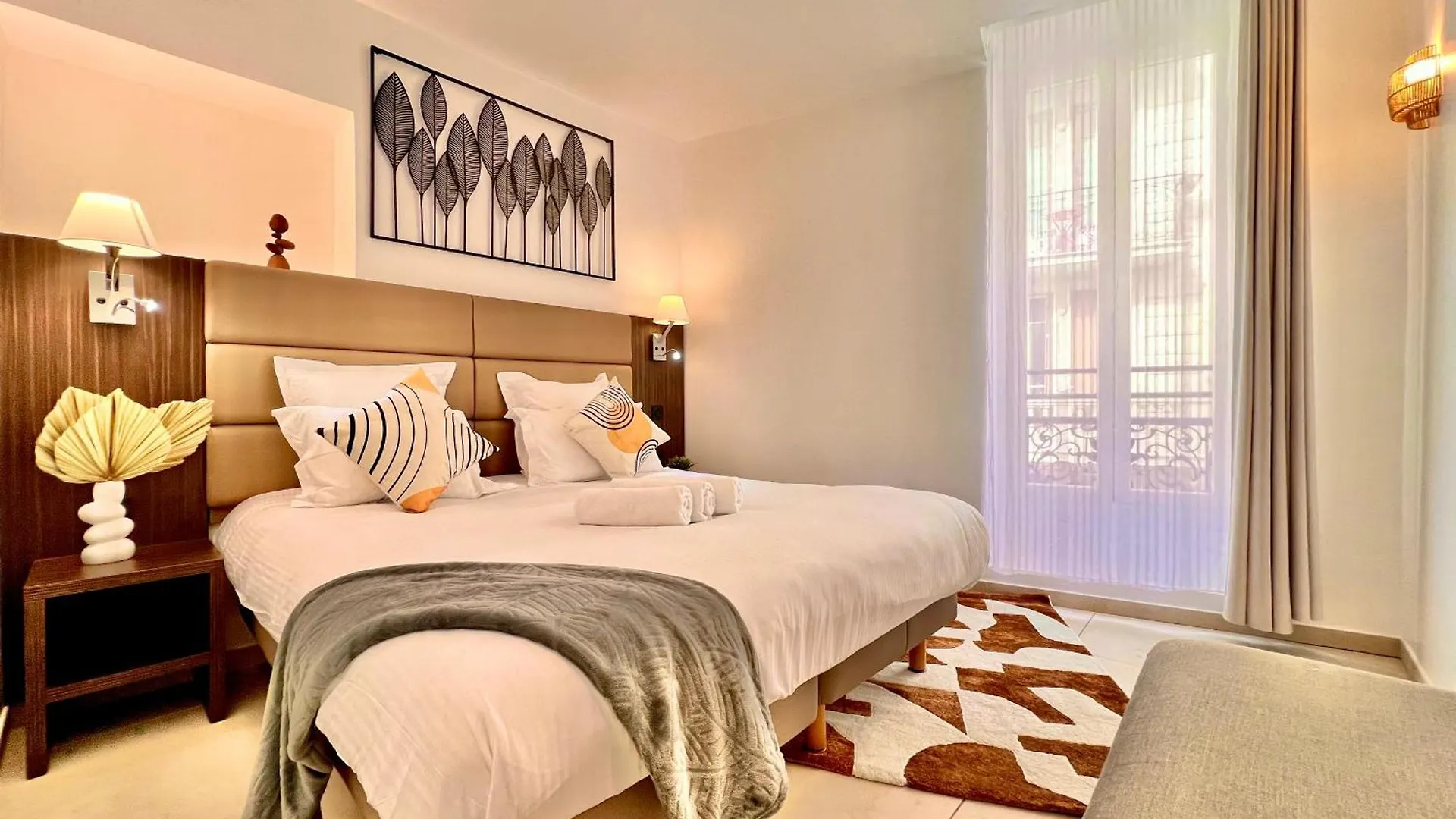 Liberation Center - Private Balcony - 24&7 Reception - Luggage Storage Aparthotel Nice