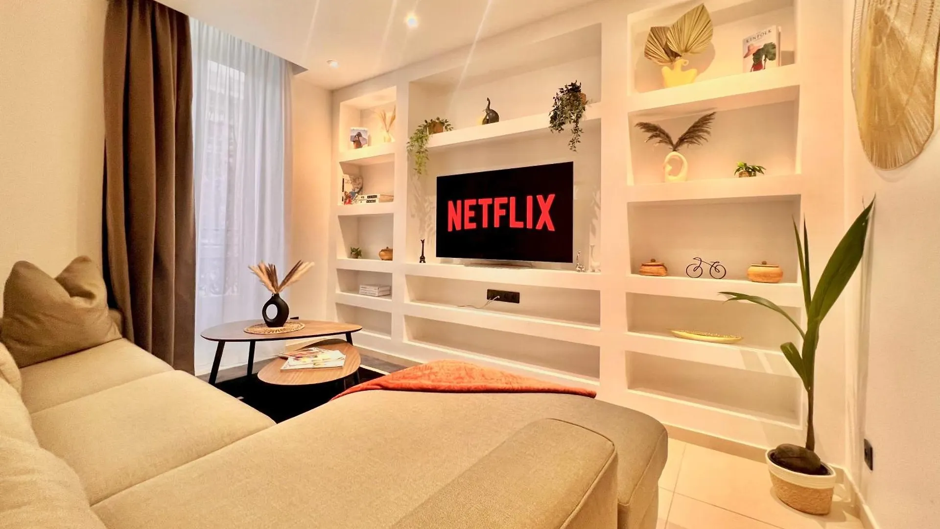 Liberation Center - Private Balcony - 24&7 Reception - Luggage Storage Aparthotel Nice France